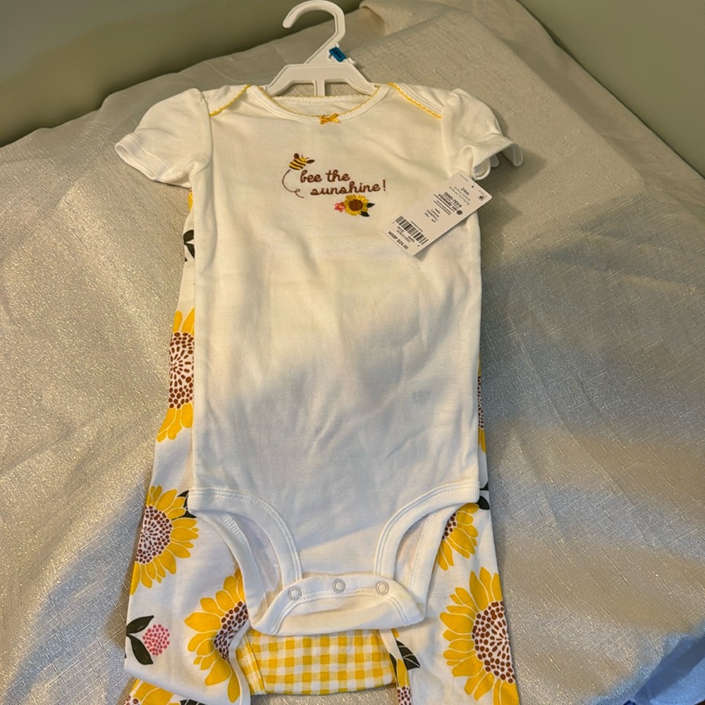 Carter’s nwt 3 piece set